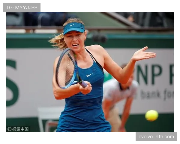 刷到莎拉波娃试鞋那张图，售货员递的价签直接把我这一年工资按成零钱